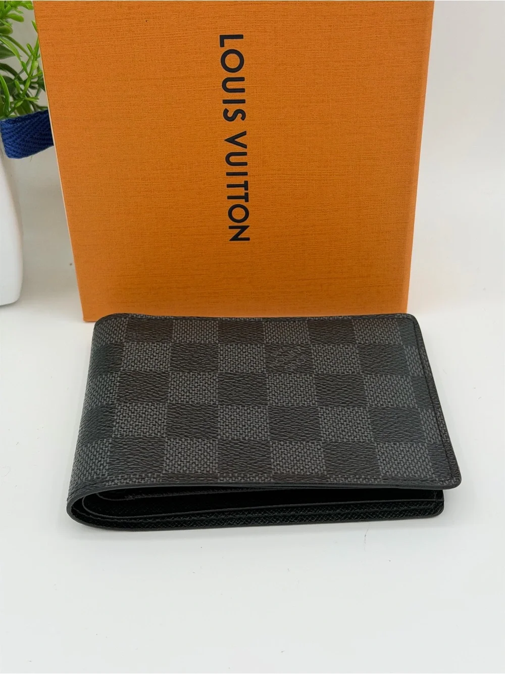 Louis Vuitton men’s wallet Authentic in box